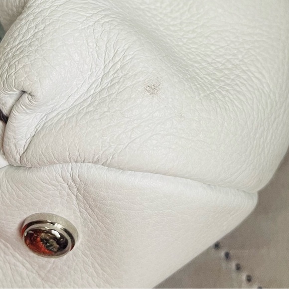 Vintage B. Makowsky White multiple pocket Purse/Bag - Picture 3 of 16